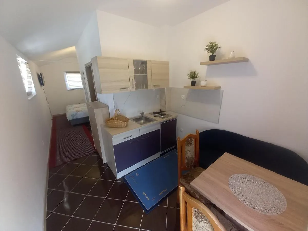 Studio Apartman Sutic Kaštel Novi Chorvatsko
